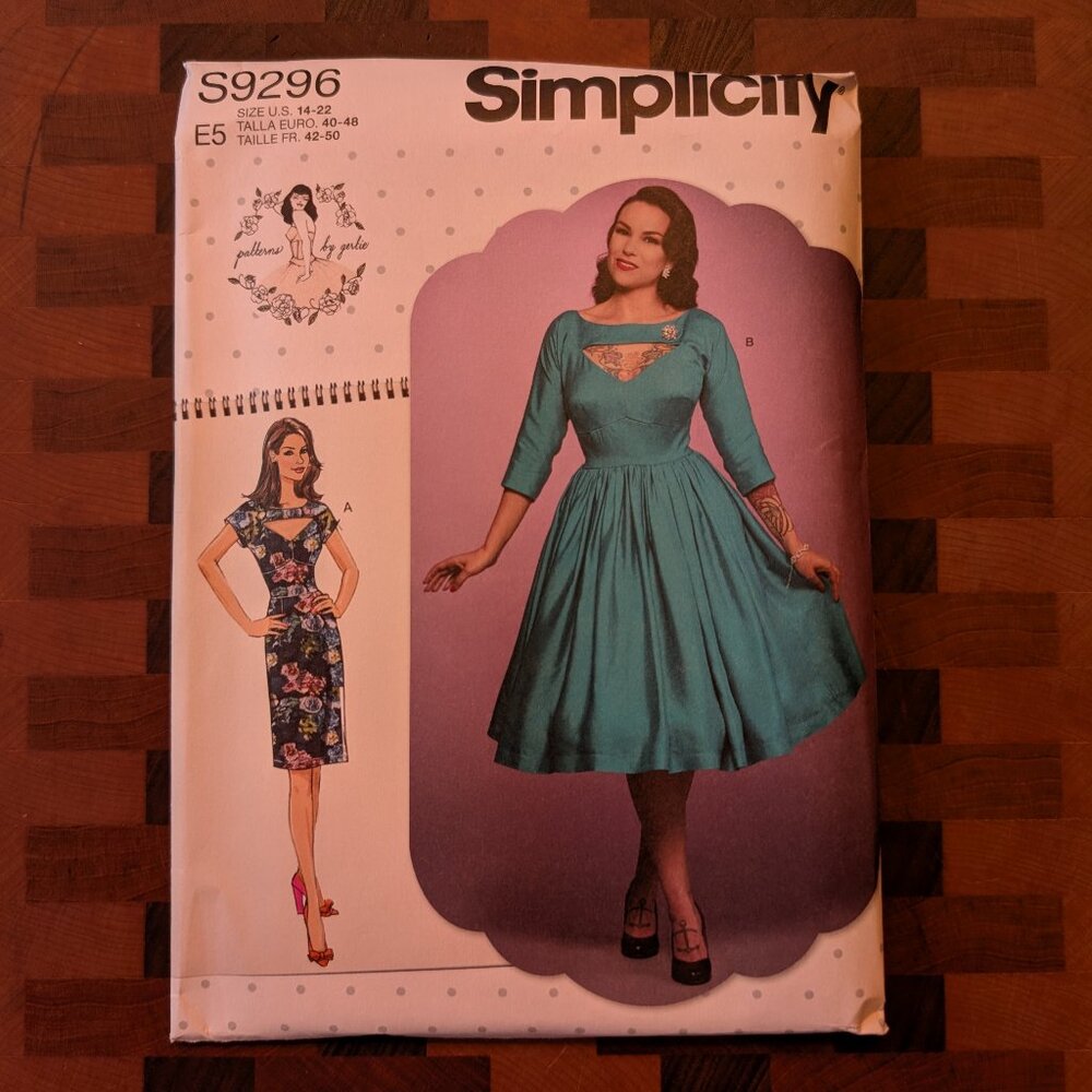 Simplicity 9296 - Uncut - Patterns by Gertie - Sizes 14-22 - Keyhole Neckline